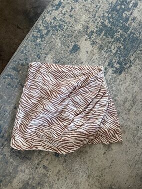 Tiger print Zara skort size M